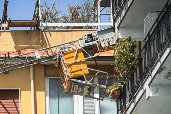 Ribaltamento del montacarichi a Napoli: sistema dei controlli, competenze e rispetto delle regole