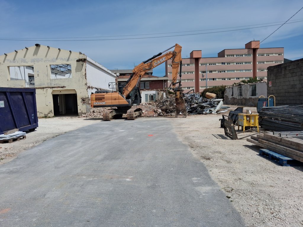demolizione in area abitata